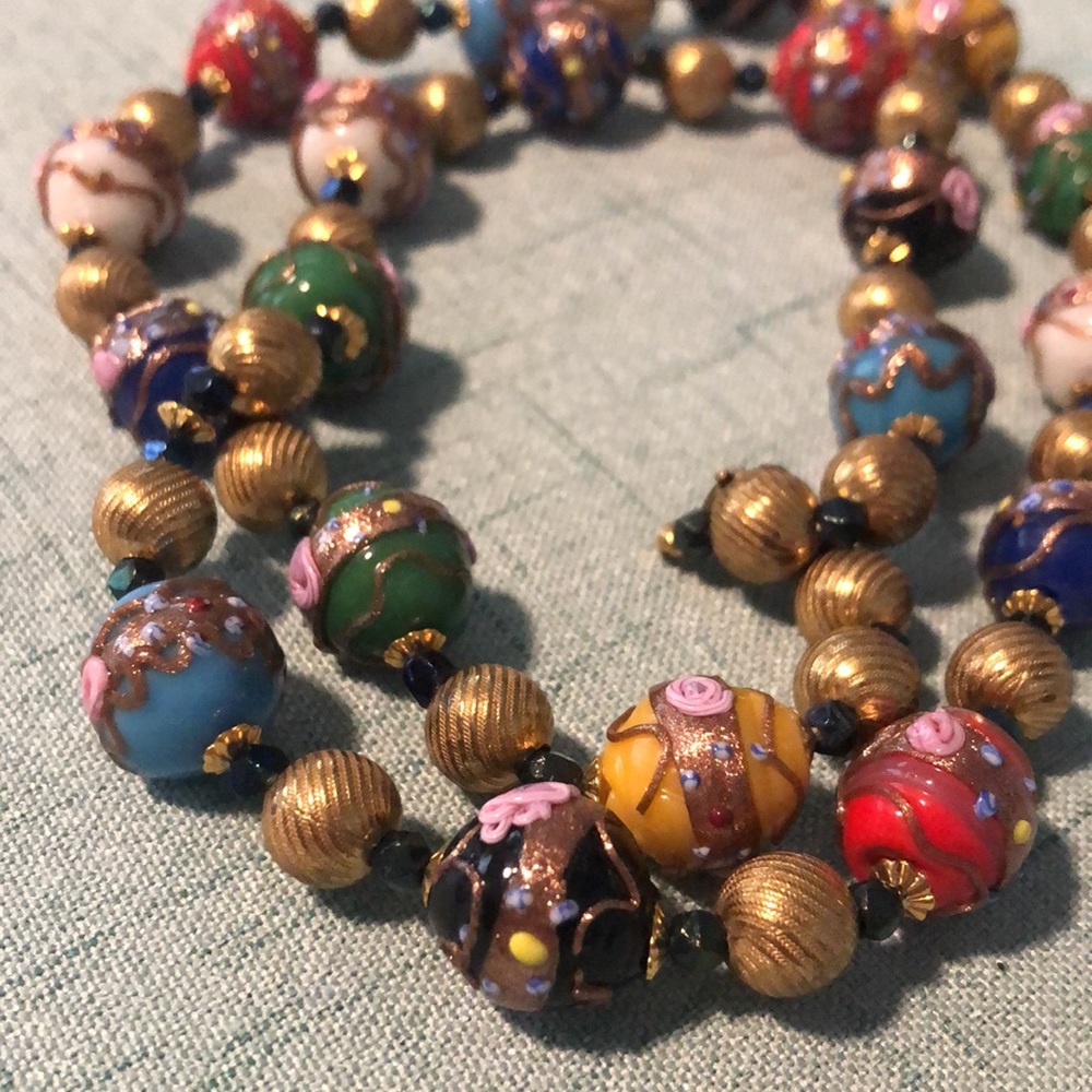 Beautiful Multicolor Beaded Necklace - Picture 4 of 4